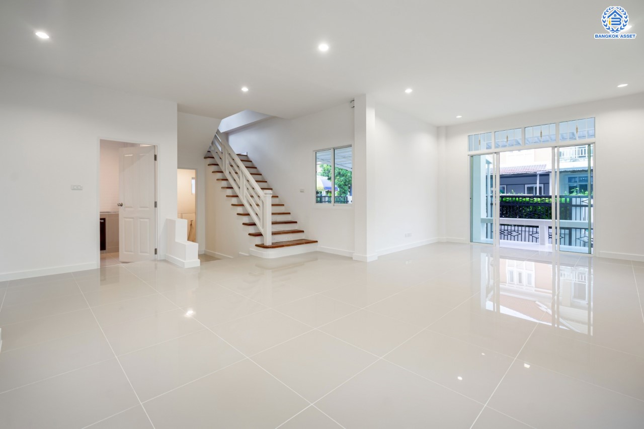 บ้านมือสองตกแต่งใหม่ ม.สิริกานต์3 บางใหญ่-กาญจนาฯ หลังมุม เนื้อที่ 56.8 ตร.ว. ฟังก์ชัน 3 นอน 3 น้ำ จอดรถได้ 2 คัน พื้นที่ใช้สอยกว้างขวาง พร้อมเดินทางสะดวกสบาย ใกล้รถไฟฟ้า "สถานีคลองบางไผ่" และจุดขึ้นทางด่วน "ศรีรัช"